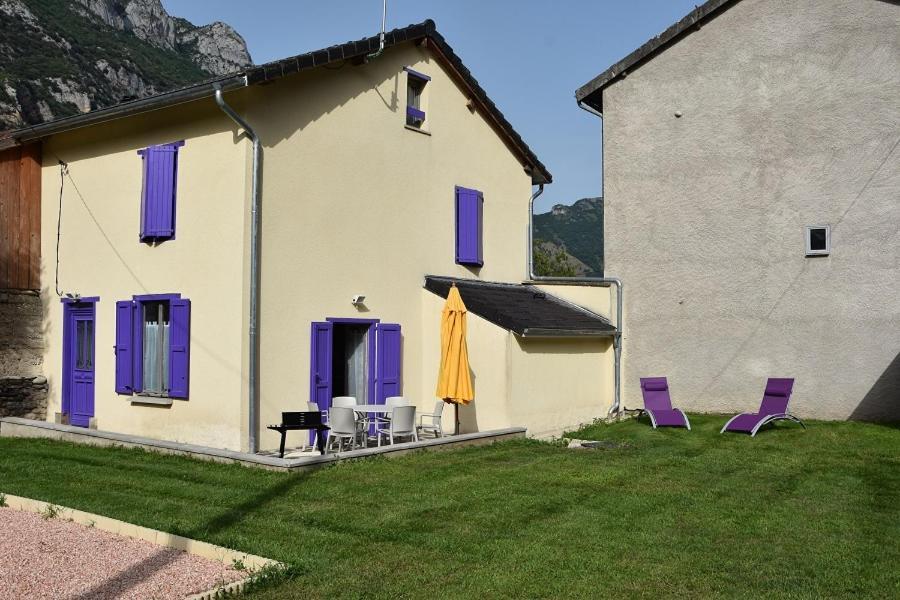 La Glycine Villa Sinsat Bagian luar foto